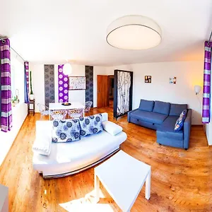https://apartment-pod-sychrovem.praguehotelsweb.com